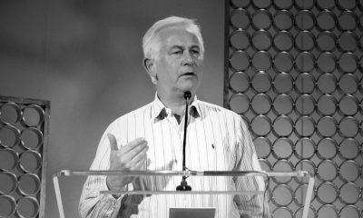 keith addressing audience